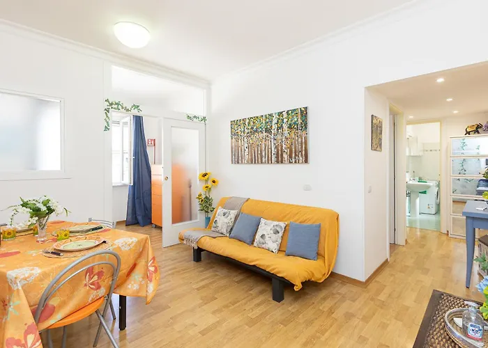 The Sunflower House Apartment *